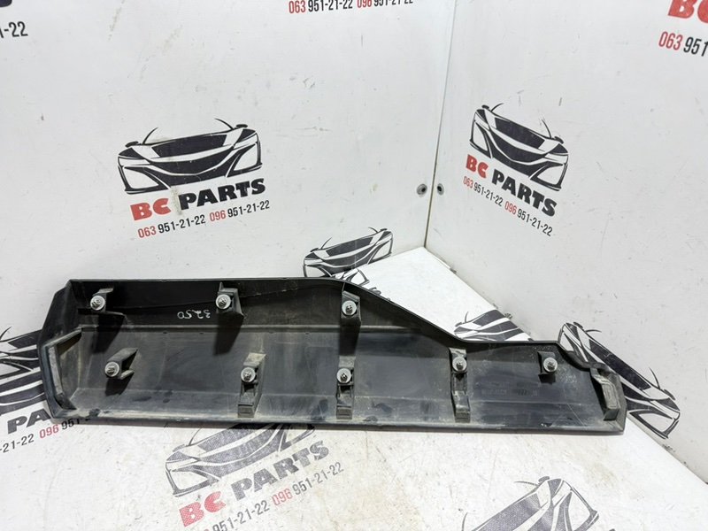 Накладка двери задняя правая Rogue 2021 T33 2.5