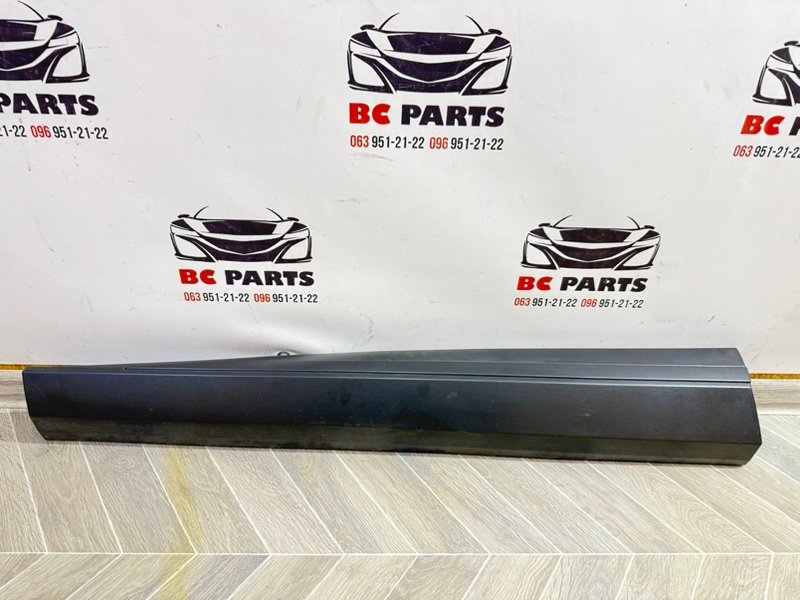 Накладка двери передняя левая Nissan Rogue 2021 T33 2.5 808716ra0a Б/У