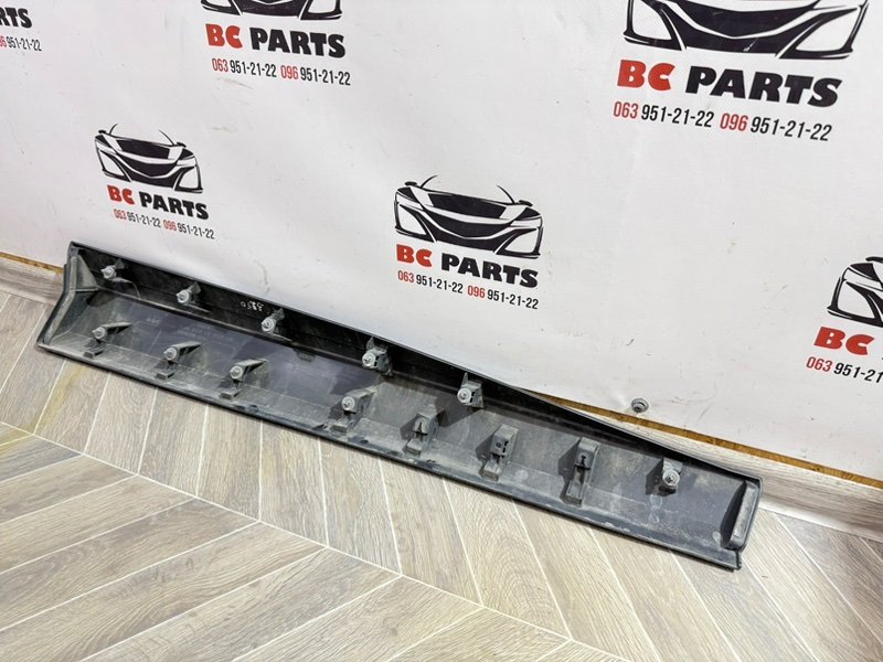 Накладка двери передняя левая Rogue 2021 T33 2.5