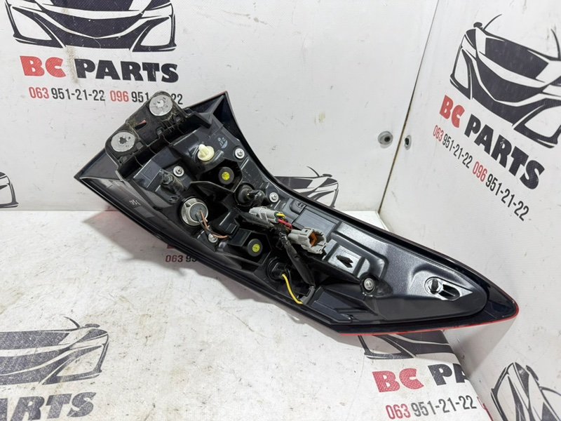 Фонарь наружный (в крыло) задний левый Rogue 2022 T33 1.5 Фонарь наружный (в крыло) задний левый Rogue 2022 T33 1.5