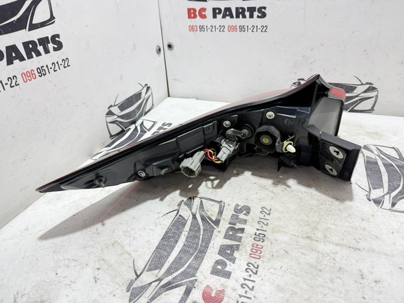 Фонарь наружный (в крыло) задний правый Rogue 2022 T33 1.5 Фонарь наружный (в крыло) задний правый Rogue 2022 T33 1.5