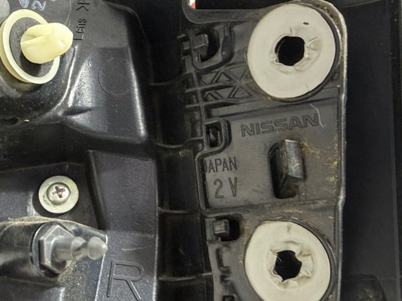 Фонарь наружный (в крыло) задний правый Rogue 2022 T33 1.5 Фонарь наружный (в крыло) задний правый Rogue 2022 T33 1.5