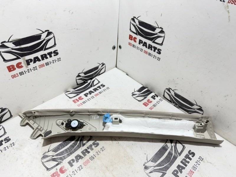 Накладка стойки лобового стекла левая Rogue 2022 T33 1.5 Накладка стойки лобового стекла левая Rogue 2022 T33 1.5