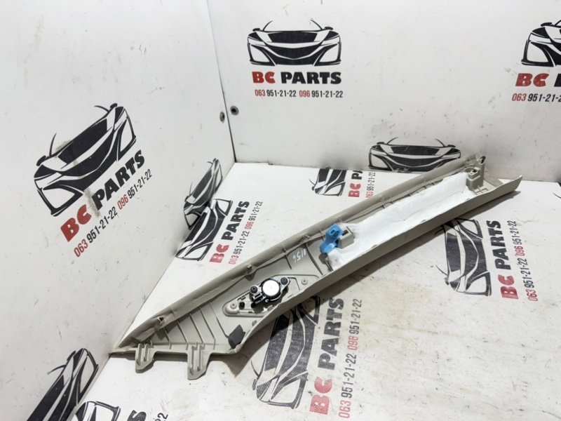 Накладка стойки лобового стекла левая Rogue 2022 T33 1.5 Накладка стойки лобового стекла левая Rogue 2022 T33 1.5