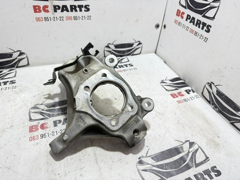 Кулак поворотный передний правый Rogue 2022 T33 1.5