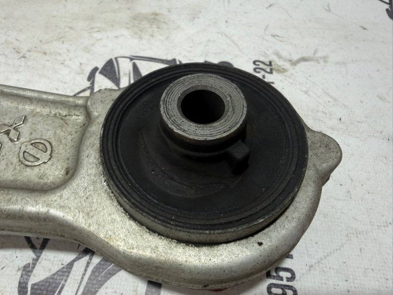 Рычаг подвески нижний передний левый Nissan Rogue T33 1.5