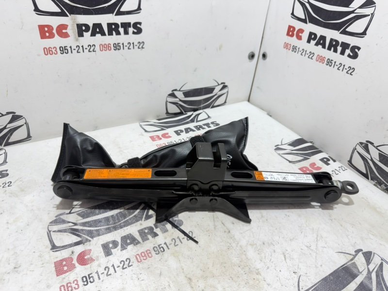 Домкрат Rogue 2022 T33 1.5 Домкрат Rogue 2022 T33 1.5