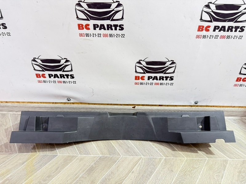 Накладка замка багажника Rogue 2022 T33 1.5