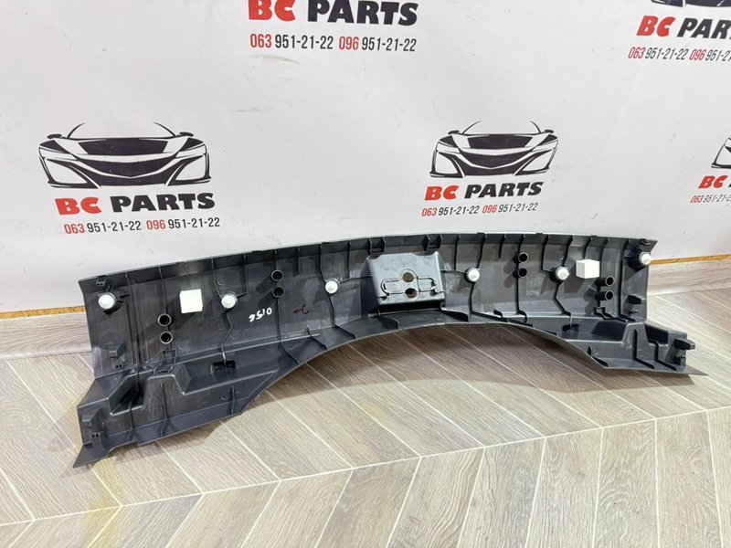 Накладка замка багажника Rogue 2022 T33 1.5