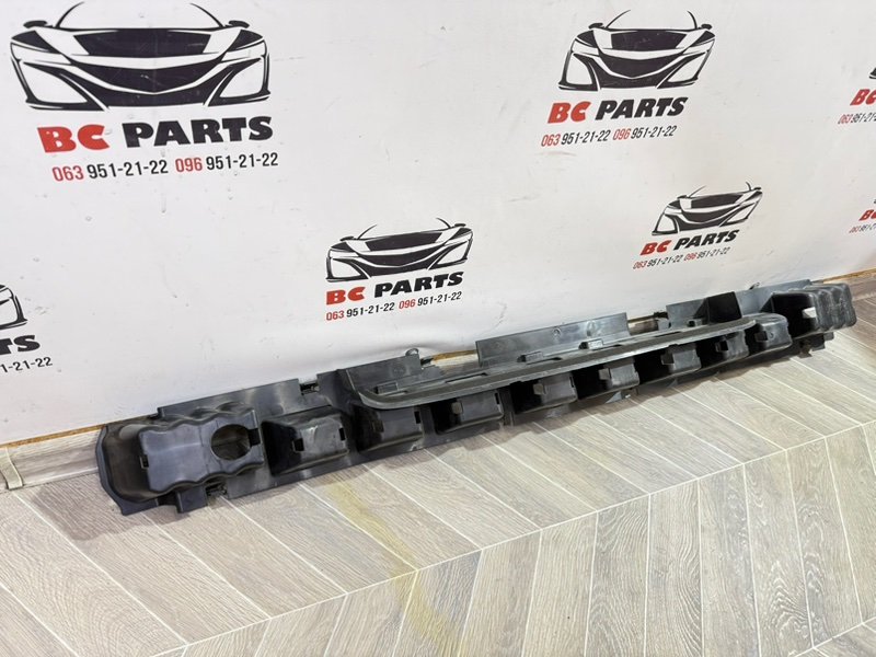 Абсорбер бампера передний Nissan Rogue T33 1.5