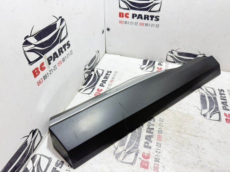 Накладка двери задняя левая Rogue 2022 T33 1.5 Накладка двери задняя левая Rogue 2022 T33 1.5