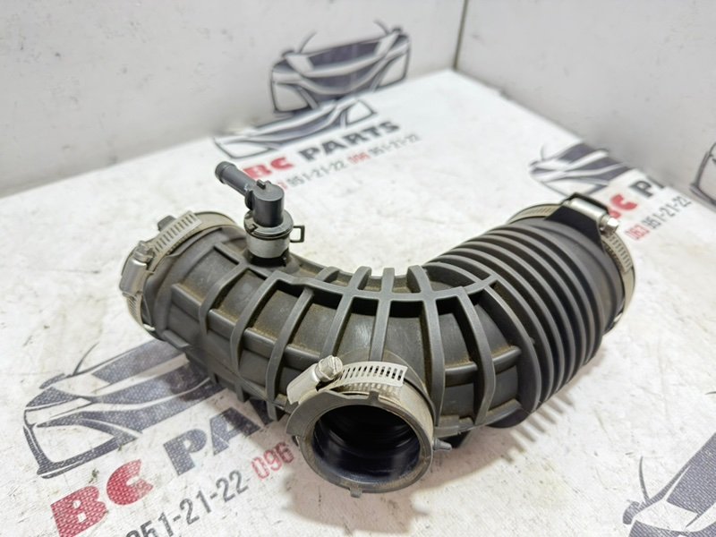 Патрубок воздушного фильтра Nissan Rogue 2022 T33 1.5 165786RC1B Б/У