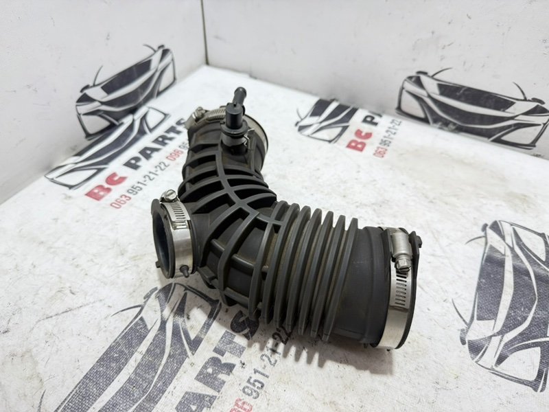 Патрубок воздушного фильтра Nissan Rogue T33 1.5