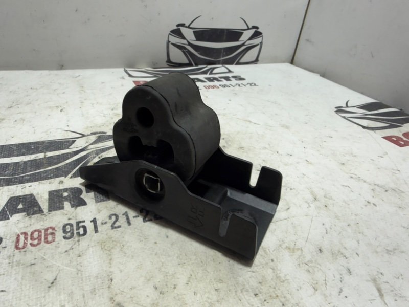 Подушка глушителя задняя Nissan Rogue T33 1.5