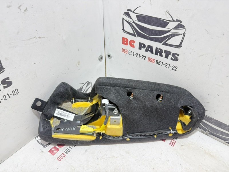 Подушка безопасности в сиденье задняя правая Rogue 2021 T33 2.5