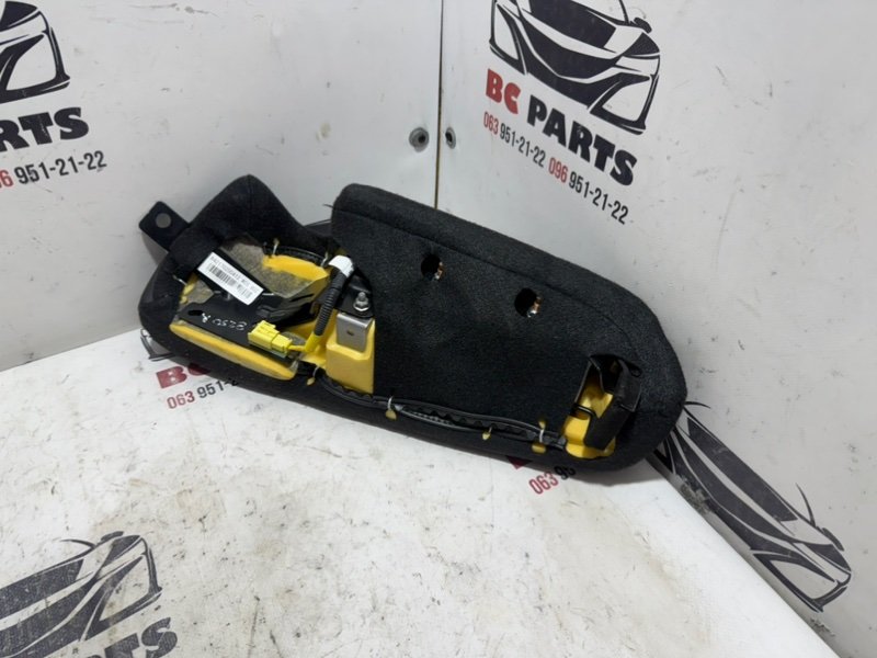 Подушка безопасности в сиденье задняя правая Rogue 2021 T33 2.5