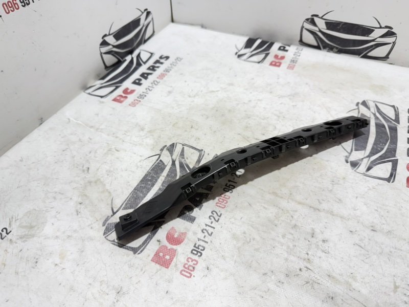 Направляющая бампера задняя правая Rogue 2022 T33 1.5