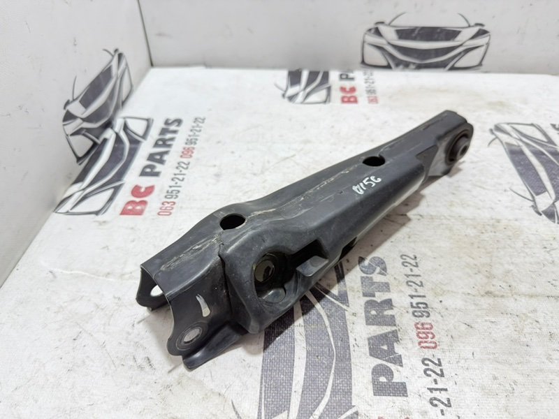 Рычаг подвески задний левый Nissan Rogue T33 1.5