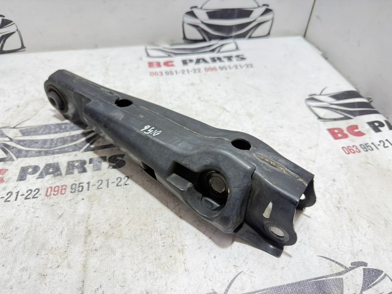 Рычаг подвески задний правый Nissan Rogue T33 1.5