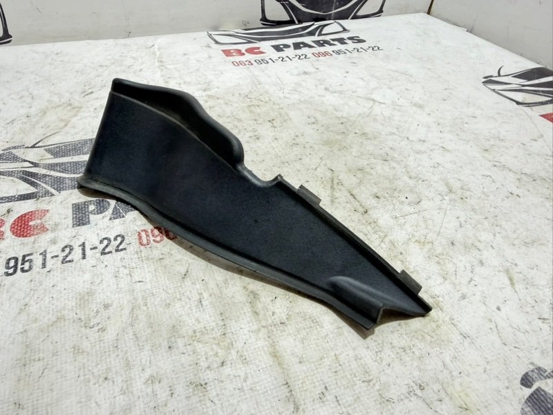 Уголок жабо правый Nissan Rogue T33 1.5