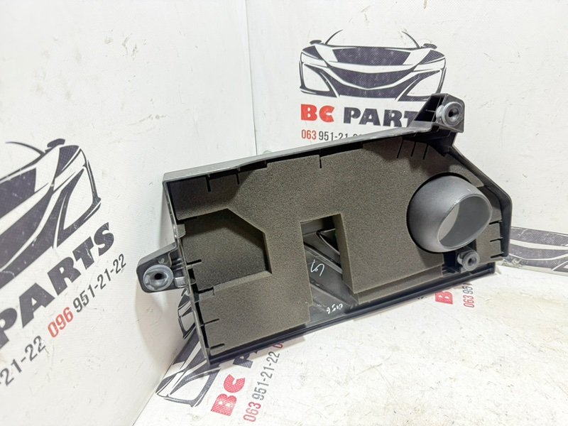 Декоративная крышка двигателя Rogue 2022 T33 1.5 Декоративная крышка двигателя Rogue 2022 T33 1.5