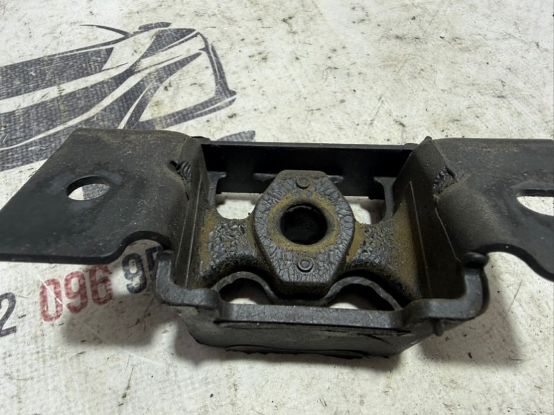 Подушка глушителя Rogue 2022 T33 1.5 Подушка глушителя Rogue 2022 T33 1.5