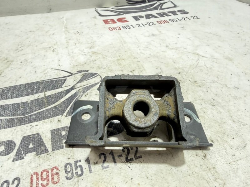 Подушка глушителя Rogue 2022 T33 1.5 Подушка глушителя Rogue 2022 T33 1.5