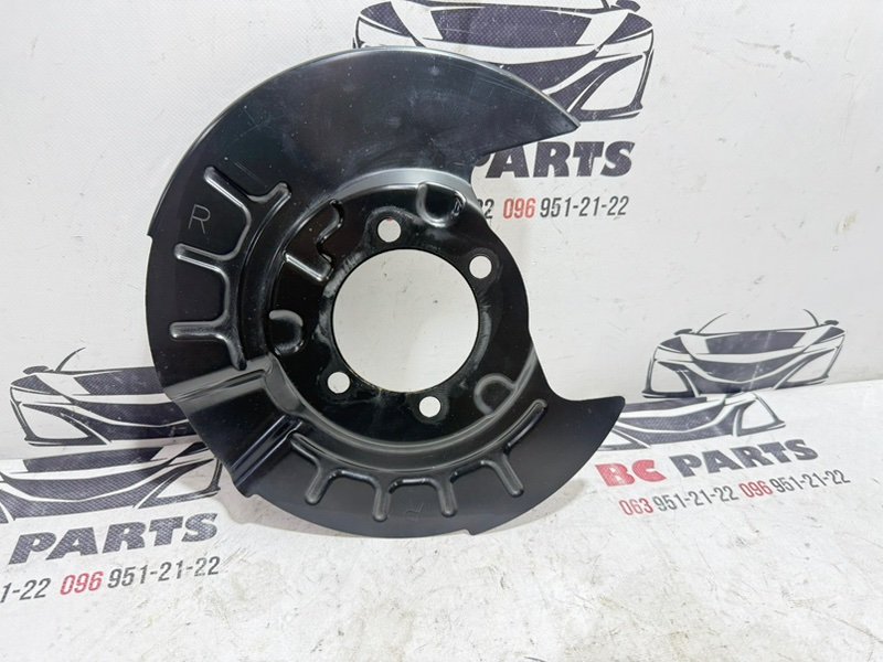 Защита тормозного диска задняя правая Nissan Rogue 2022 T33 1.5 44151-6RA0A Б/У