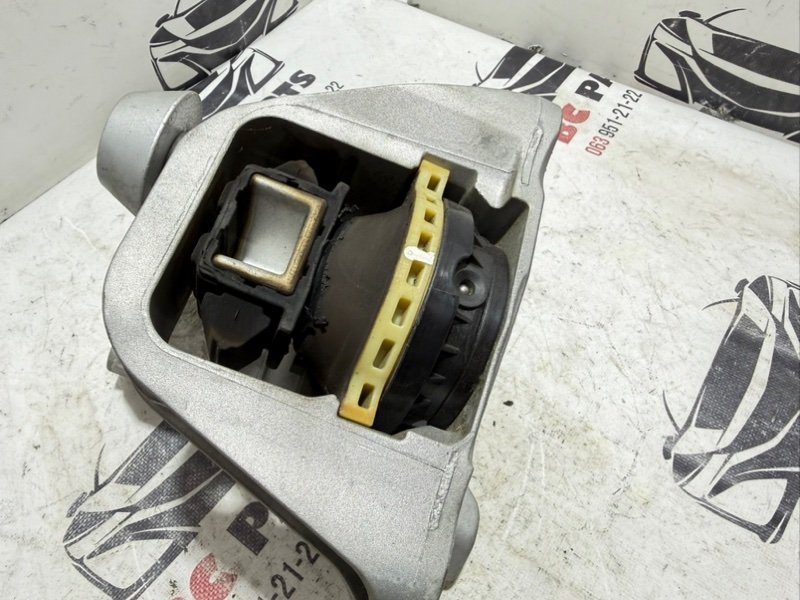 Подушка двигателя правая Rogue 2022 T33 1.5