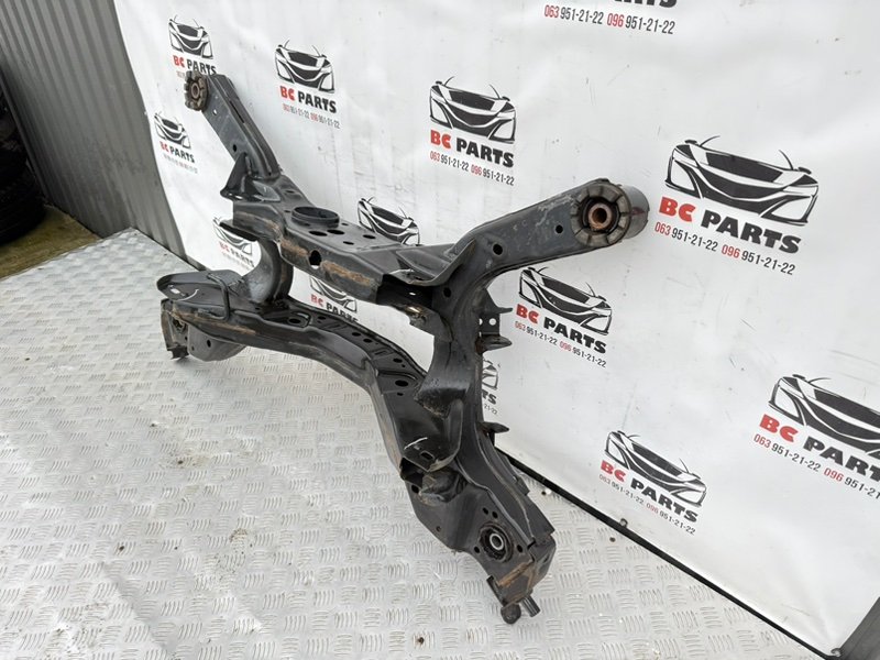 Подрамник задний Nissan Rogue T33 2.5