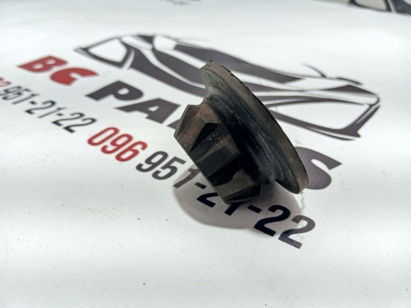 Подушка радиатора Nissan Rogue T33 1.5