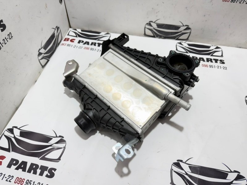 Запчасть радиатор интеркуллера Nissan Rogue 2022 T33 1.5 14461-6RC0B Б/У Радиатор интеркуллера Nissan Rogue 2022 T33 1.5 14461-6RC0B Б/У