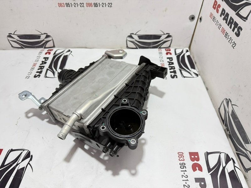 Радиатор интеркуллера Nissan Rogue T33 1.5 Радиатор интеркуллера Nissan Rogue T33 1.5