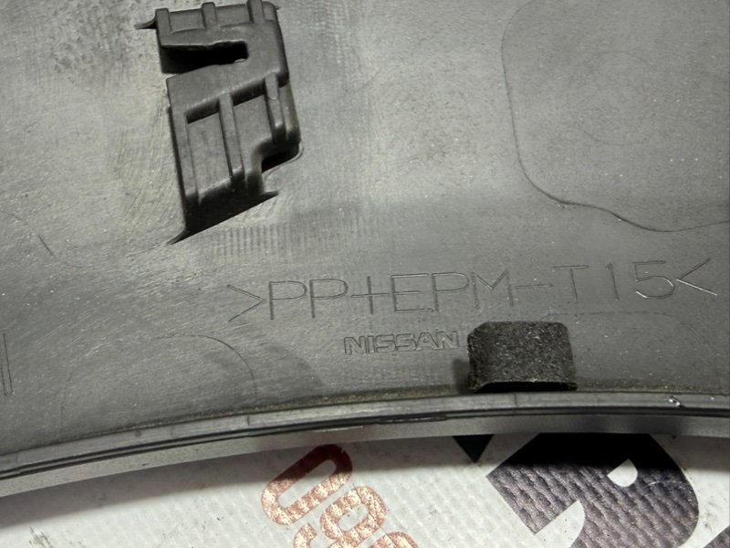 Накладка двери задняя правая Rogue 2022 T33 1.5