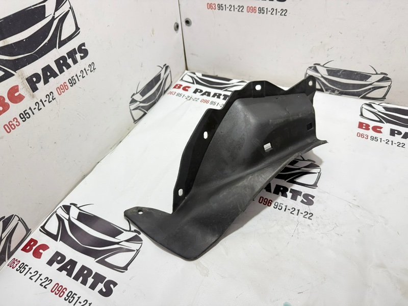 Брызговик передний правый Nissan Rogue T33 1.5