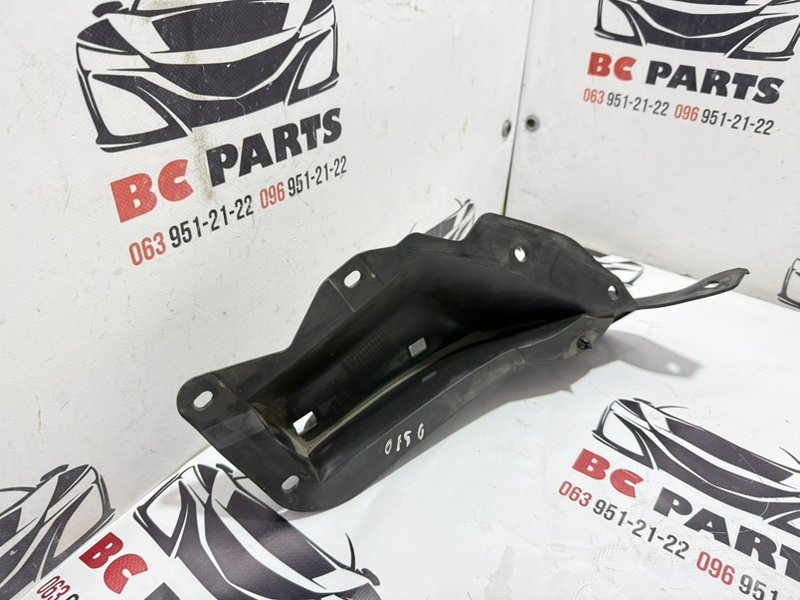 Брызговик передний правый Rogue 2022 T33 1.5