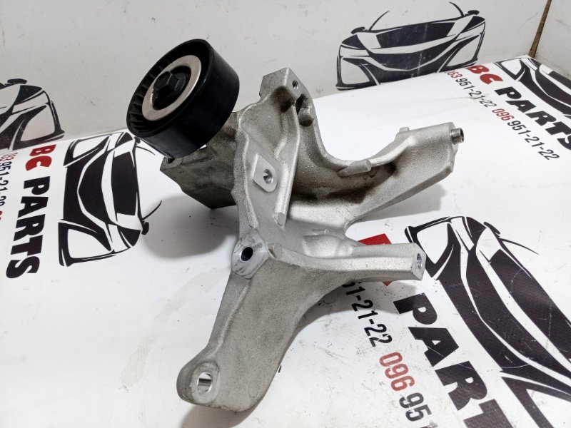 Кронштейн генератора Nissan Rogue T33 1.5