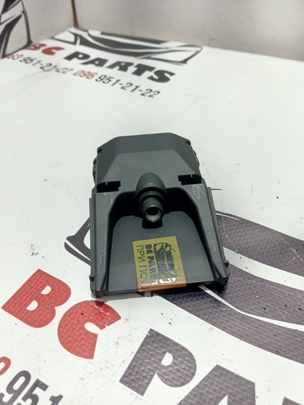 Запчасть камера на лобовое стекло Nissan Rogue 2020 T32 QR25 2.5 284G37FW0B Б/У Камера на лобовое стекло Nissan Rogue 2020 T32 QR25 2.5 284G37FW0B Б/У