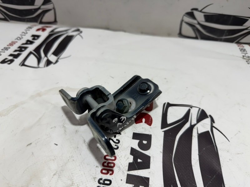 Петля двери передняя левая EV6 2023