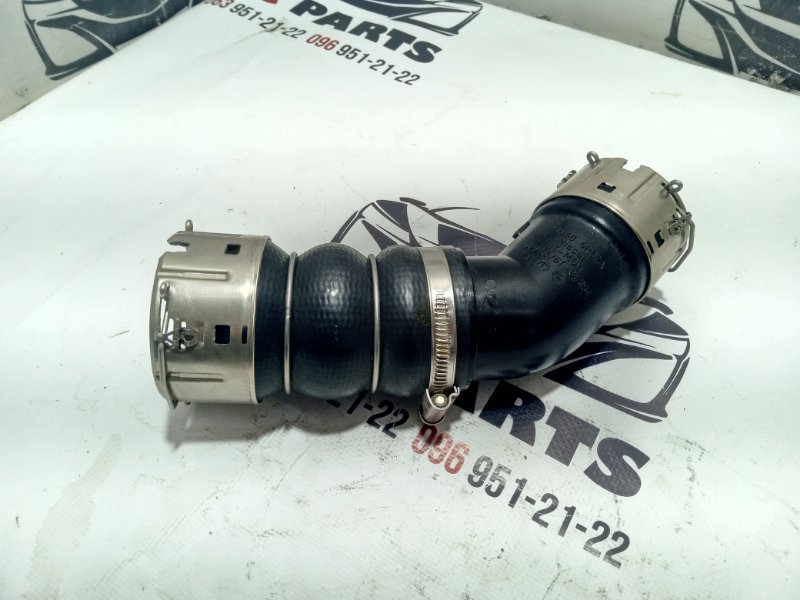 Патрубок интеркулера правый Nissan Rogue 2022 T33 1.5 144606RC2A Б/У