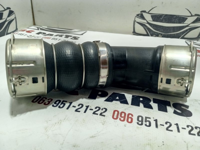 Патрубок интеркулера правый Nissan Rogue T33 1.5