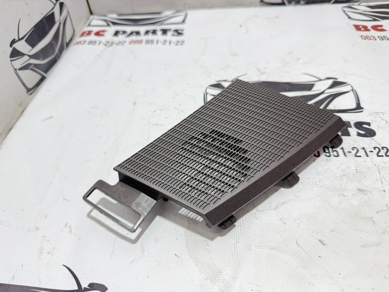 Накладка торпедо правая Rogue 2021 T33 2.5