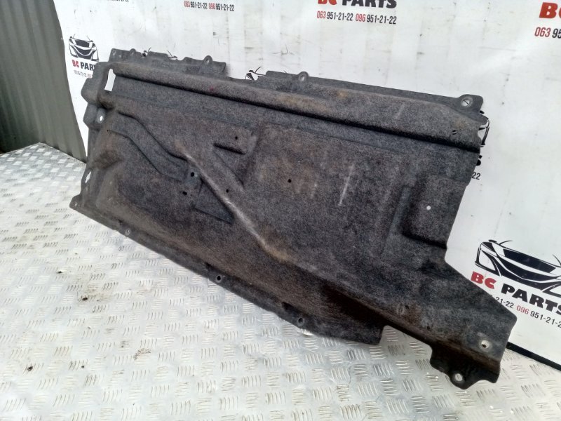 Защита днища кузова правая Rogue 2022 T33 1.5 Защита днища кузова правая Rogue 2022 T33 1.5