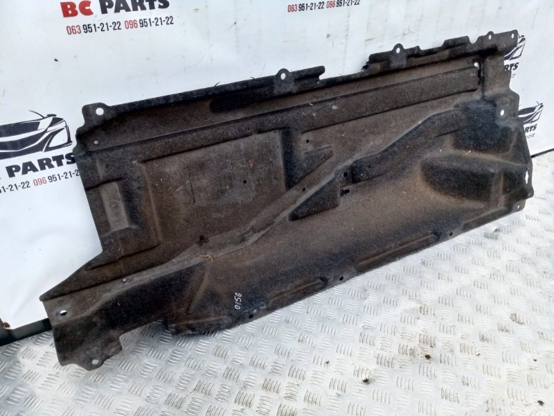 Защита днища кузова правая Nissan Rogue T33 1.5 Защита днища кузова правая Nissan Rogue T33 1.5