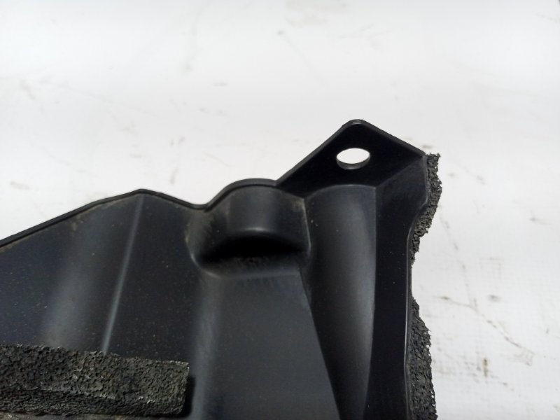 Дефлектор радиатора Nissan Rogue T33 2.5 Дефлектор радиатора Nissan Rogue T33 2.5