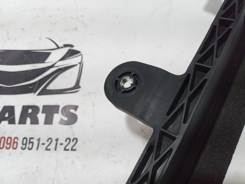 Крепление радиатора Rogue 2021 T33 2.5