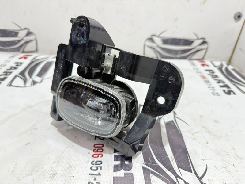 Фара противотуманная левая Nissan Rogue T33 1.5