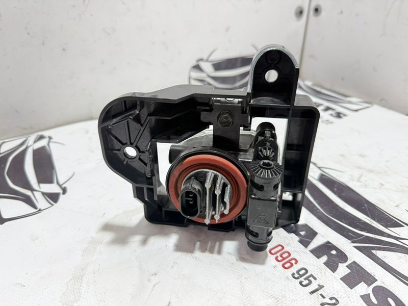 Фара противотуманная левая Rogue 2022 T33 1.5