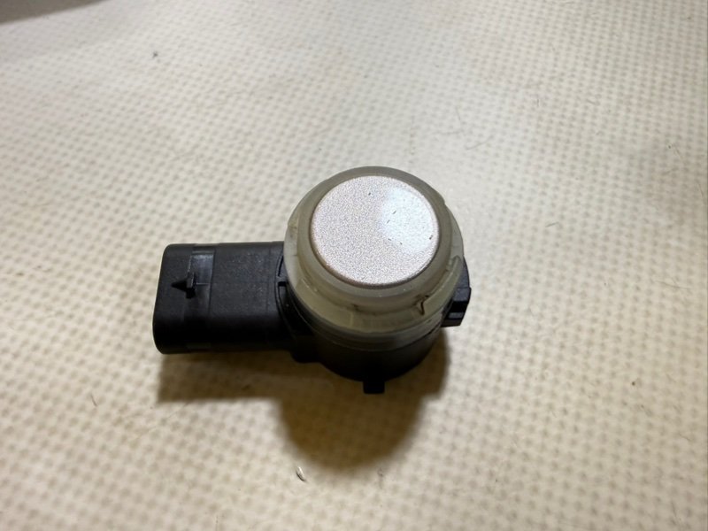 Запчасть датчик парковки передний Nissan Rogue 2022 T33 1.5 284387003r Б/У Датчик парковки передний Nissan Rogue 2022 T33 1.5 284387003r Б/У