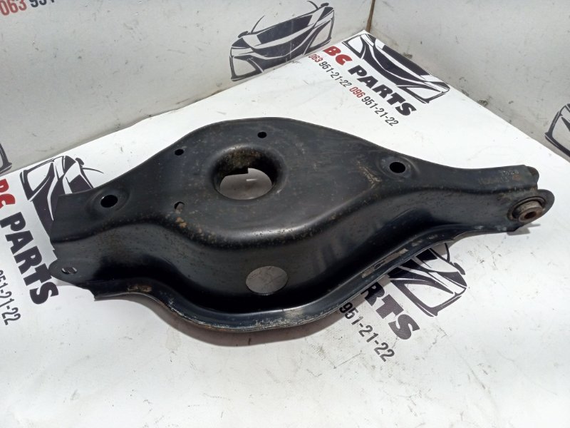 Рычаг подпружинный задний Nissan Rogue T33 2.5